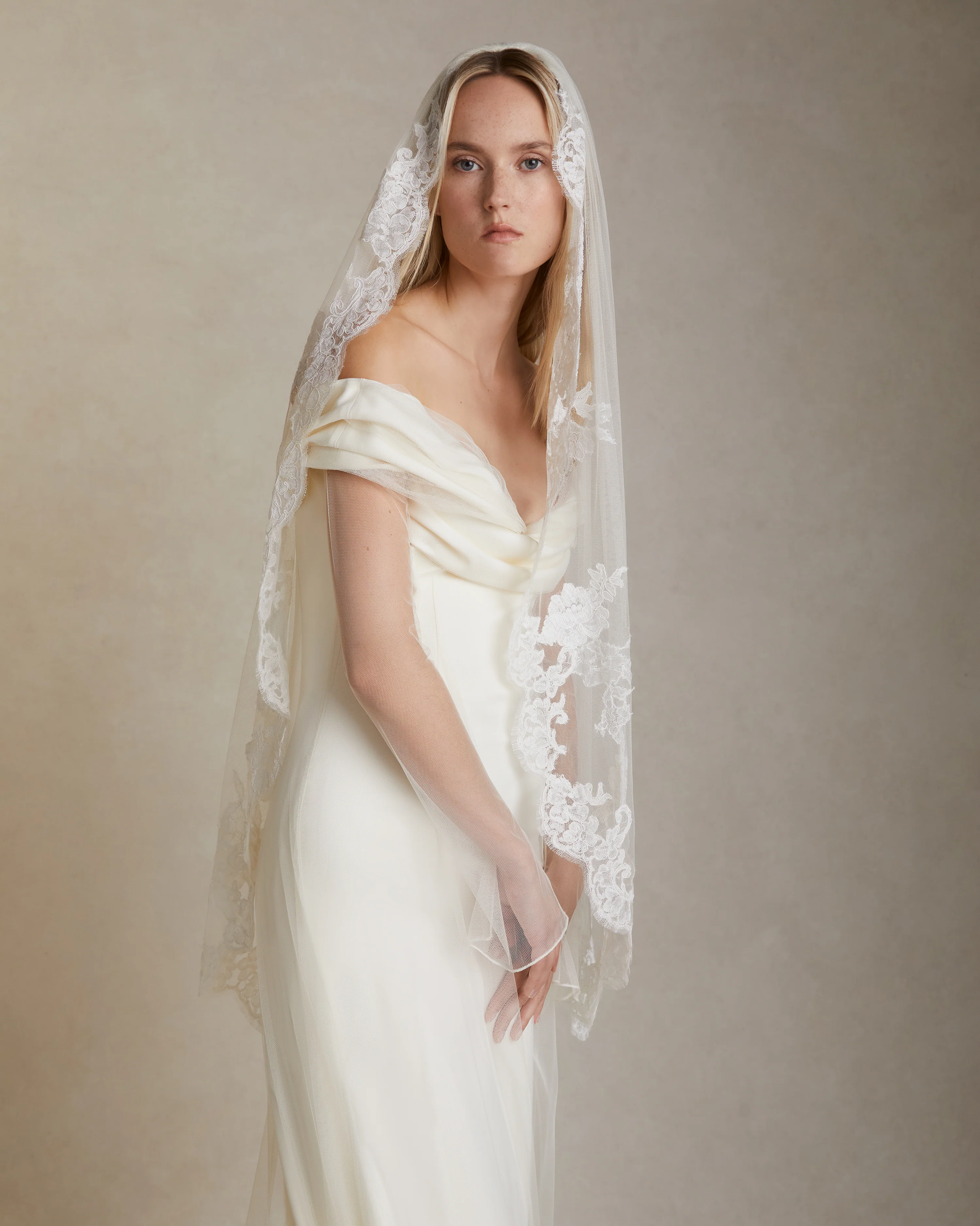 Corded Lace Border Veil - Fingertip - Image 3